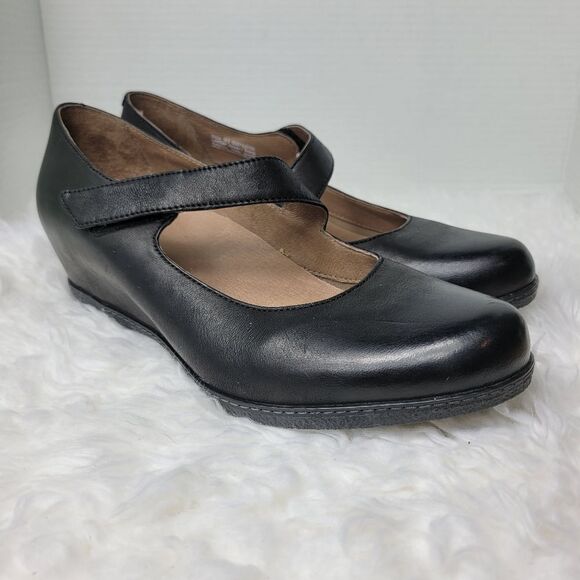 Dansko Larie  Womens Size 10.5  Slip On Shoes  Black Leather  Mary Jane Wedge - Picture 1 of 11